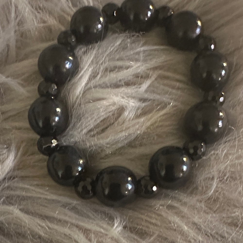 Elegant Black Beaded Bracelet